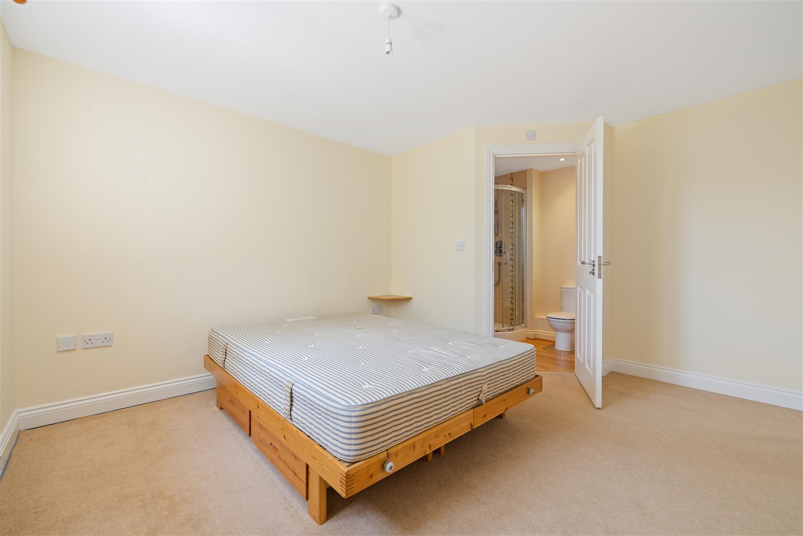 20 King George Avenue, Petersfield