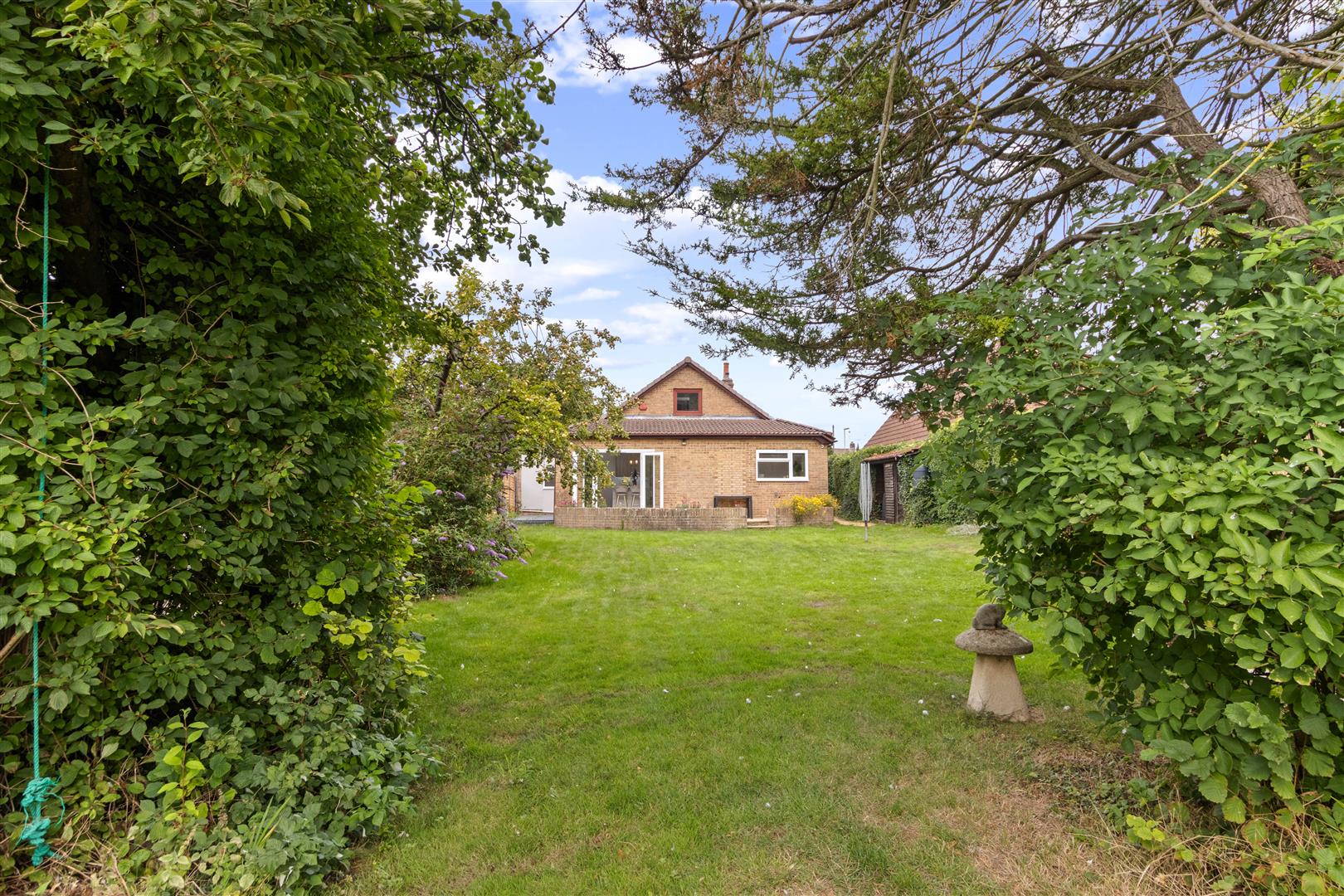 South Road, Horndean