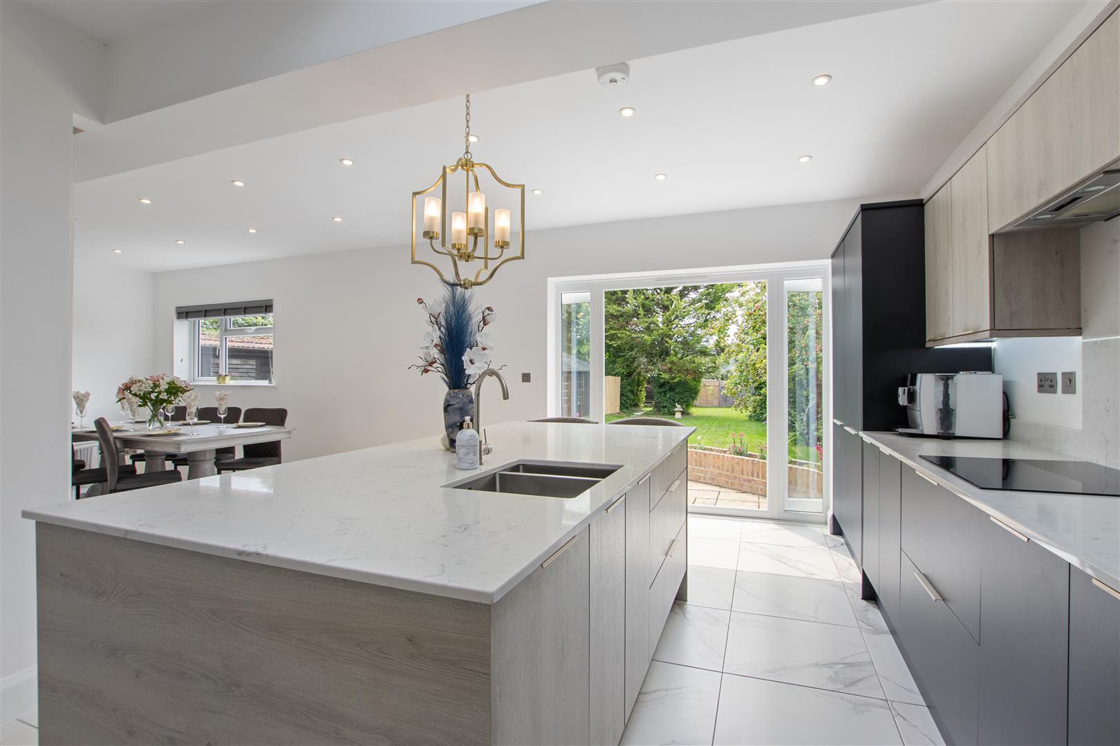 South Road, Horndean