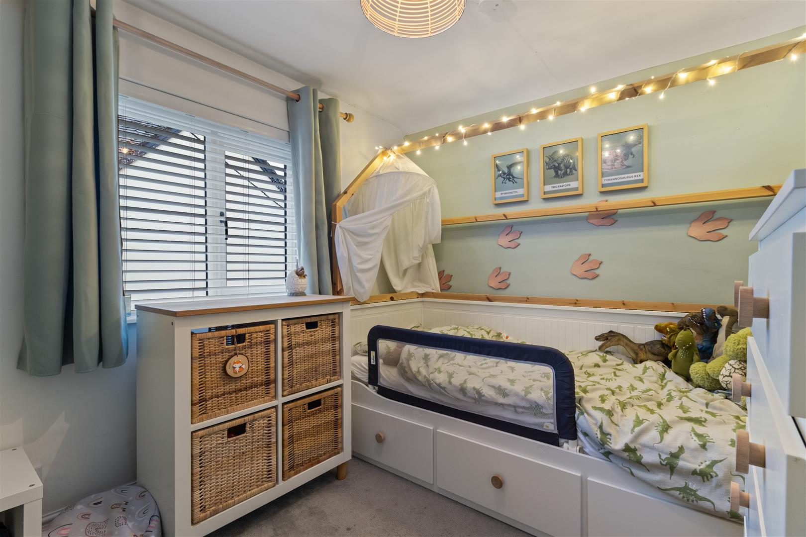 Hill Brow Road, Liss