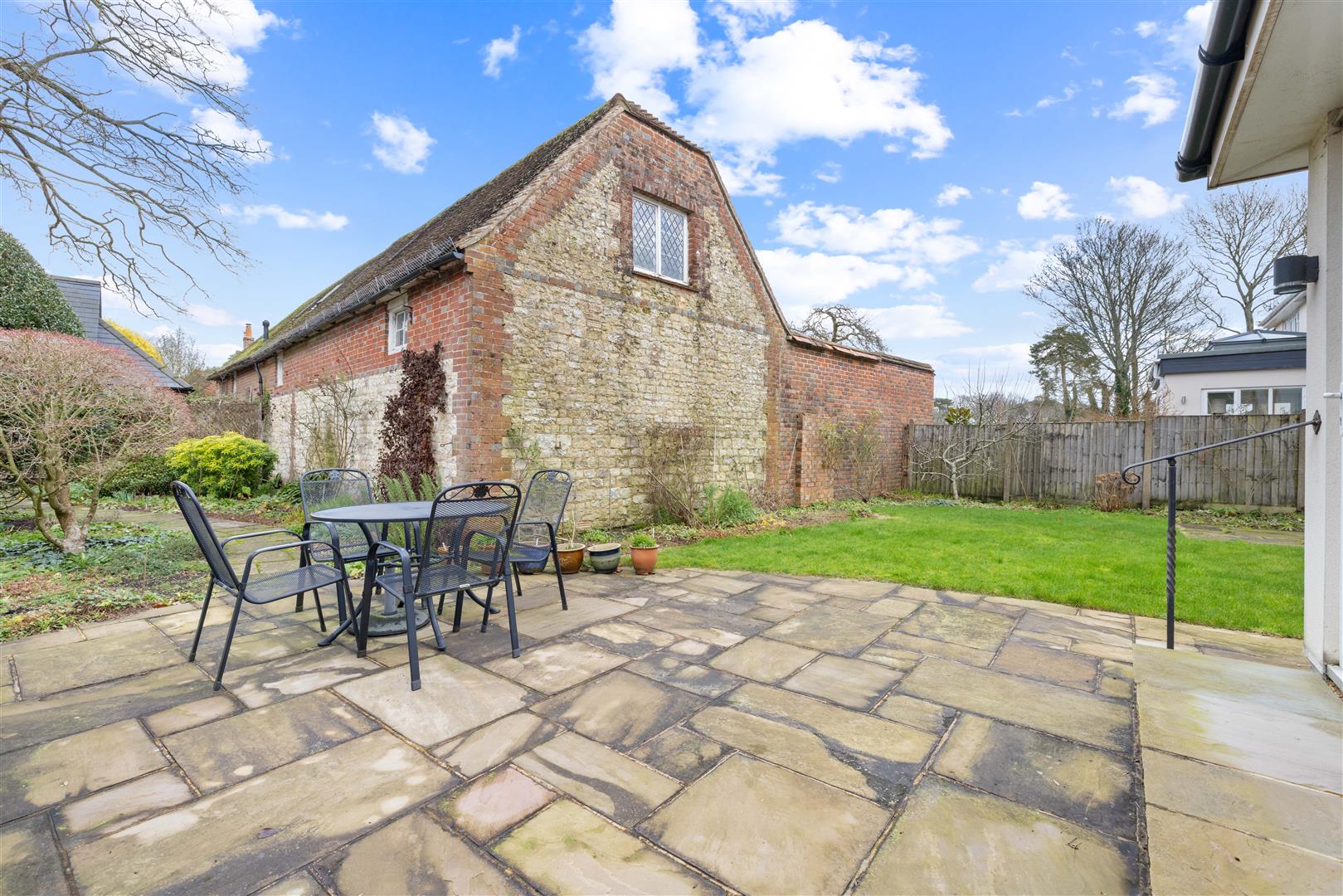 Russell Way, Petersfield