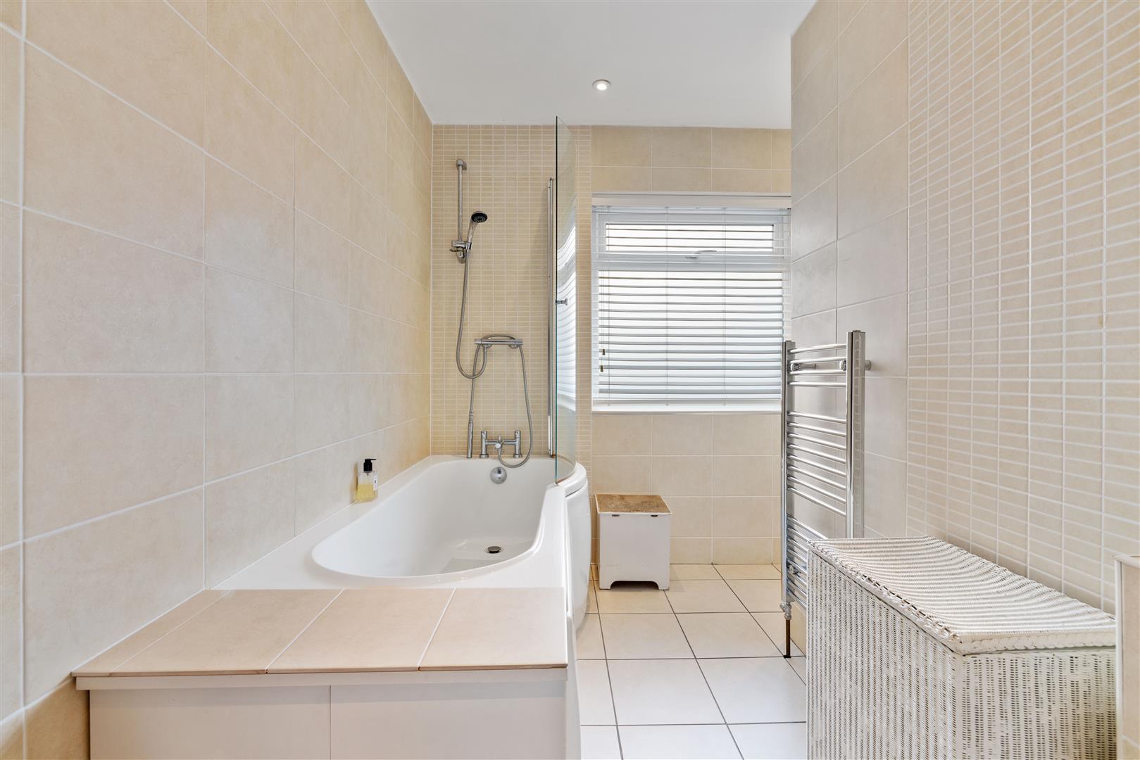 Russell Way, Petersfield